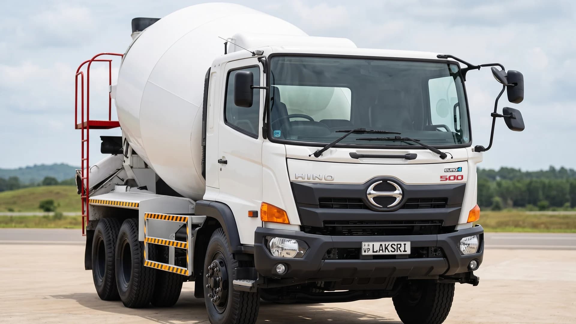 hino ranger-fm in expressway rest