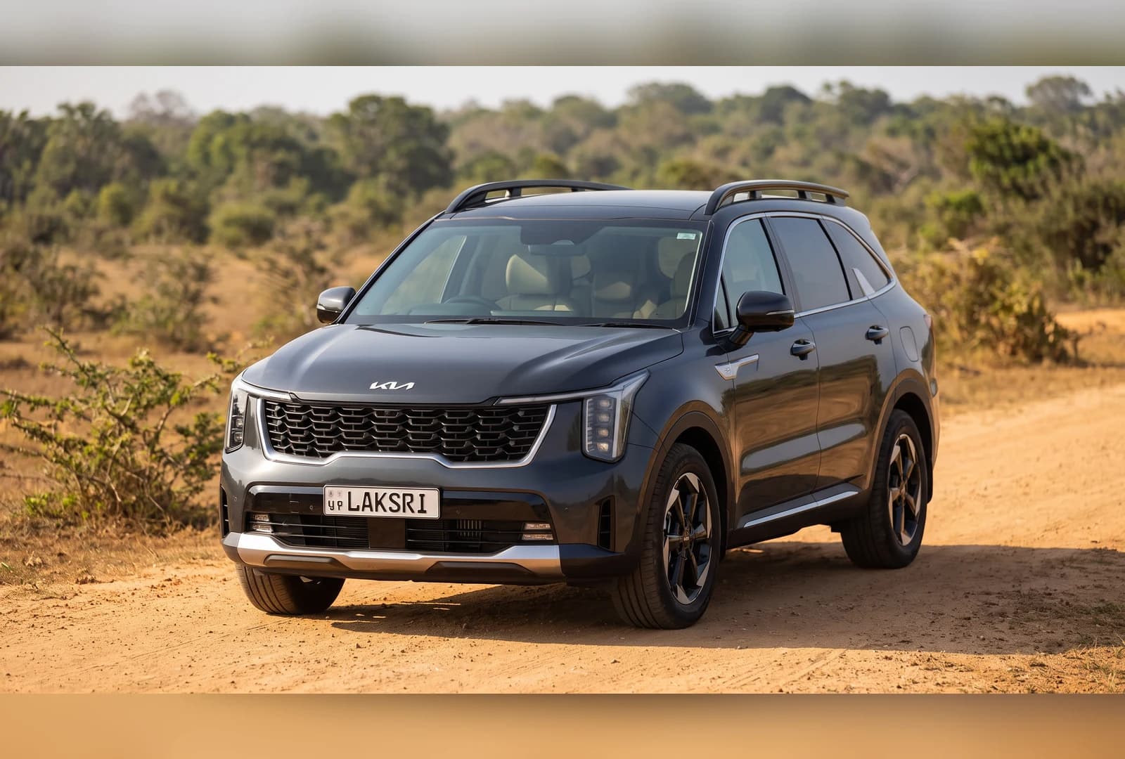 Kia Sorento at the Yala approach road
