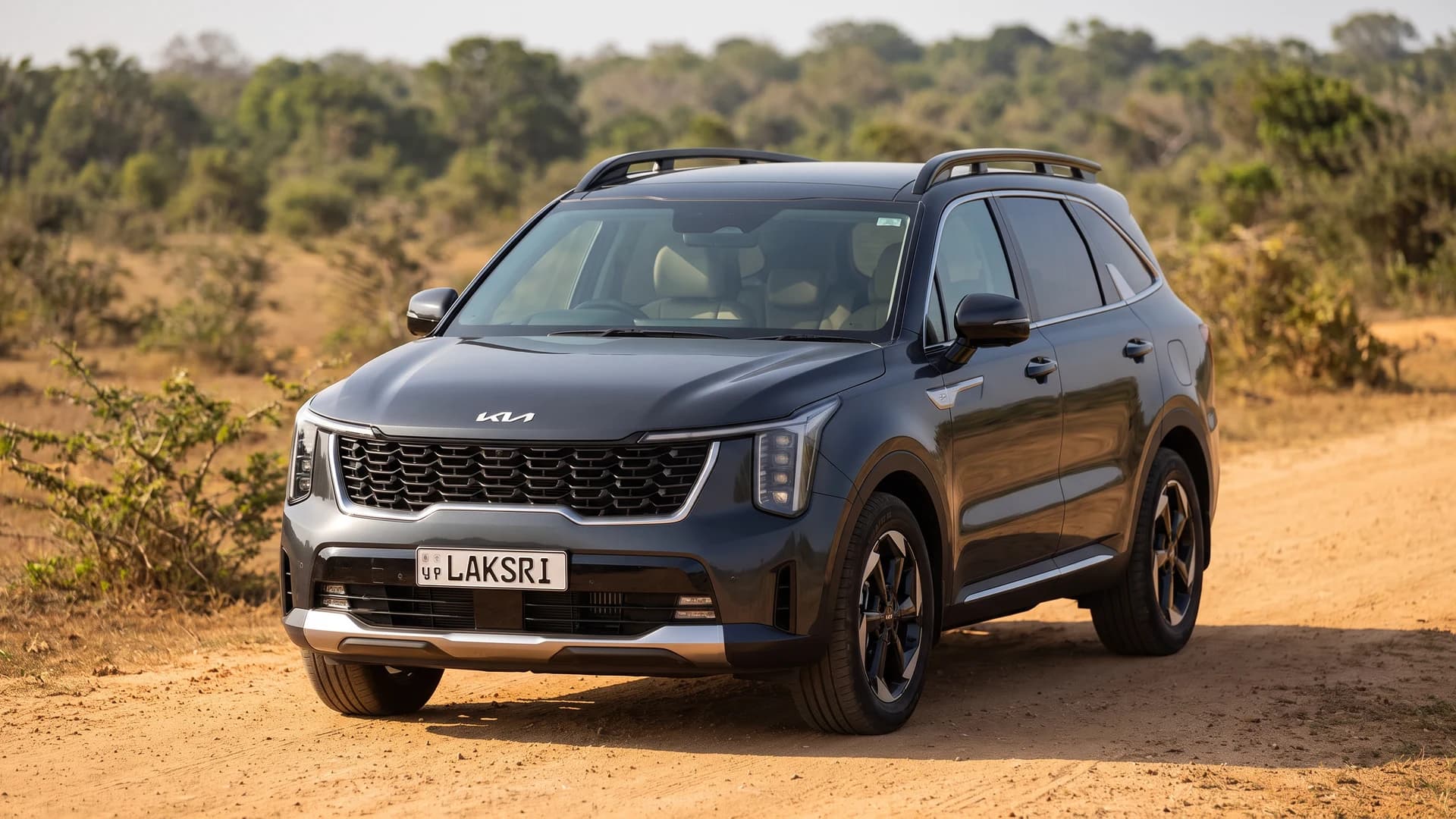 Kia Sorento at the Yala approach road
