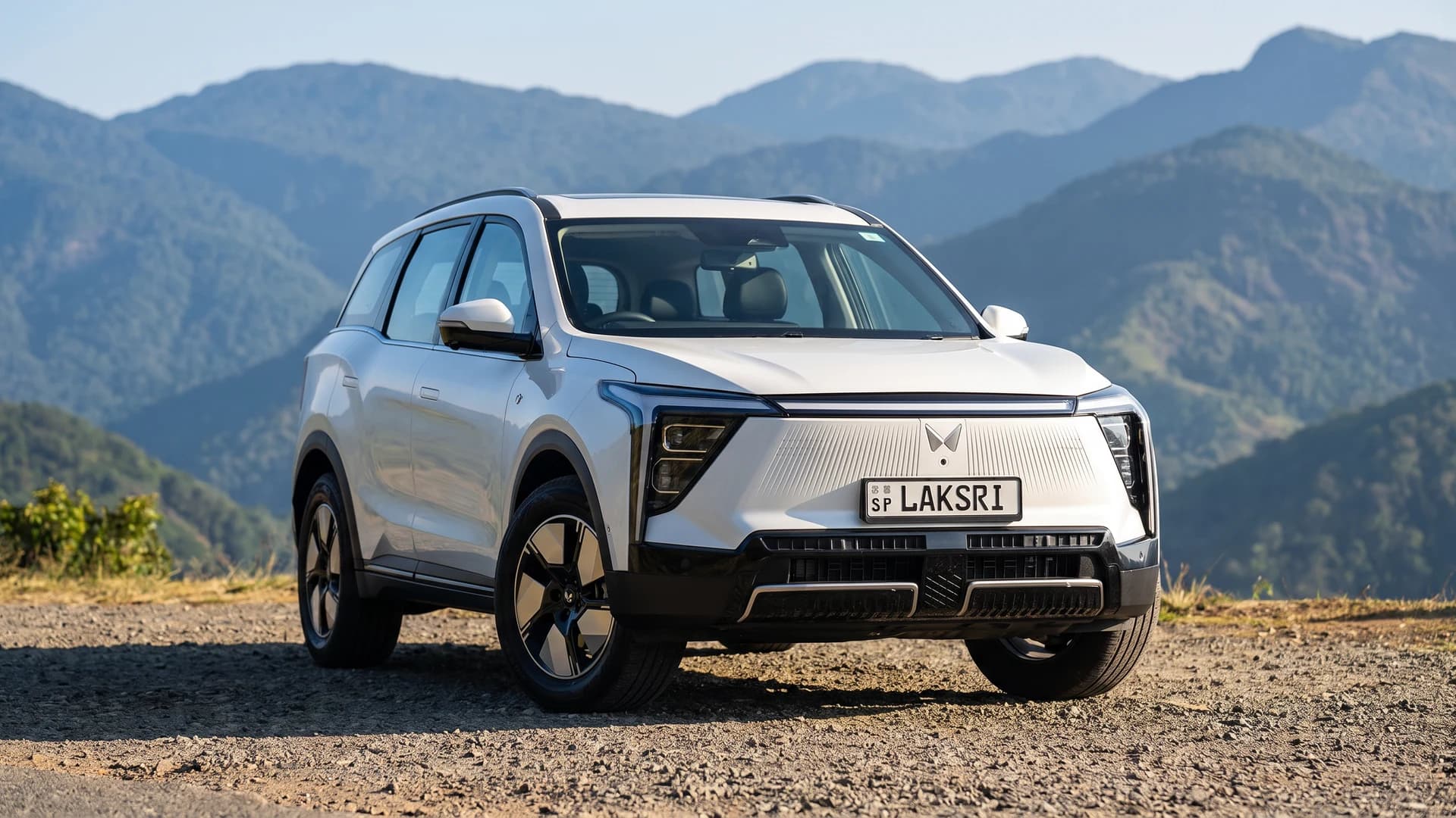 Mahindra XEV 9S at the Knuckles range