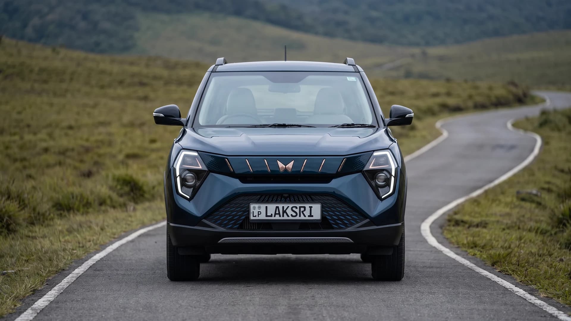 Mahindra XUV 3XO EV at the Horton Plains road