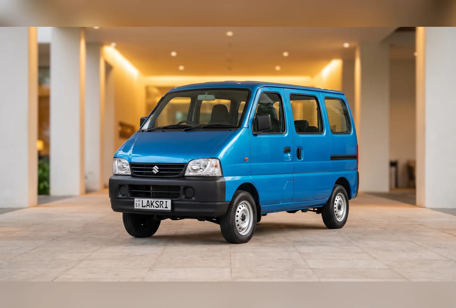 Suzuki Eeco at a Colombo hotel portico