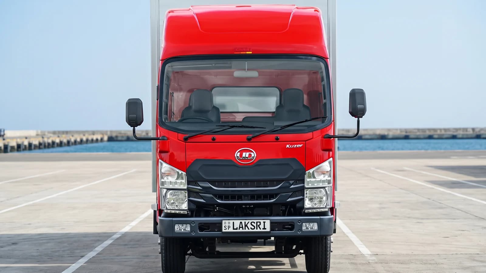 ud-trucks kuzer in hambantota apron